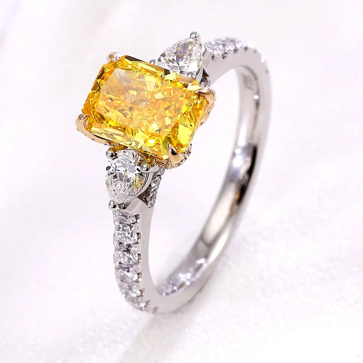 The Vaelora RING by Chantal Vaulet