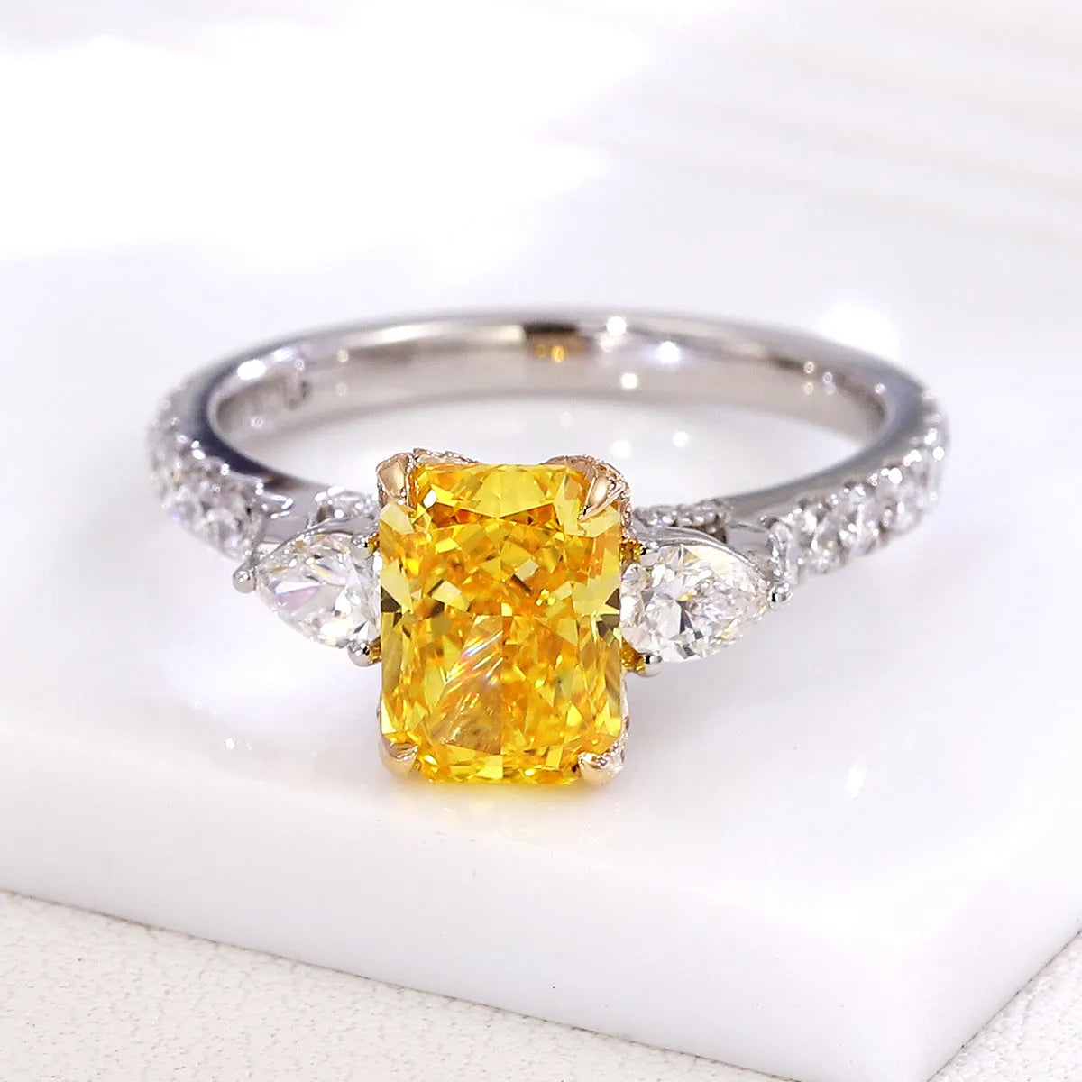 The Vaelora RING by Chantal Vaulet