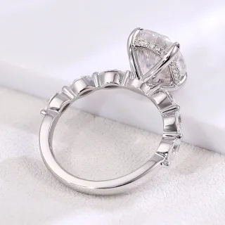 The Elaris RING by Chantal Vaulet