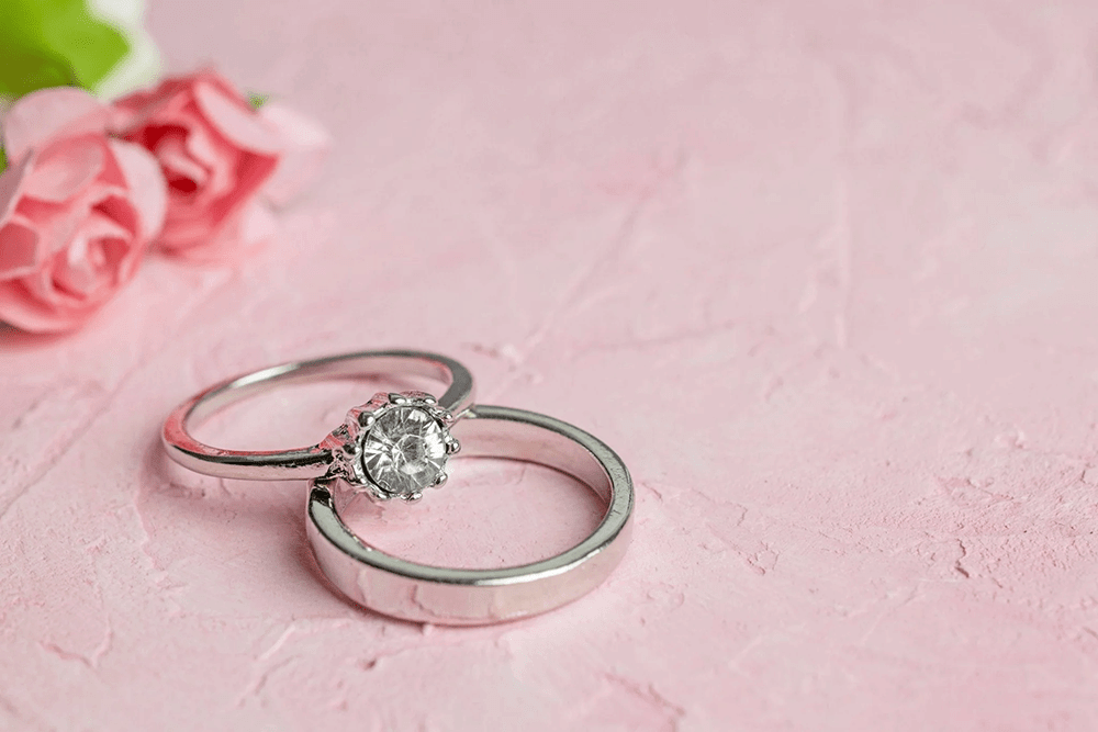 Engagement Rings vs. Wedding Rings: Unveiling the Difference and Choosing Your Symbol of Love - Chantal Vaulet