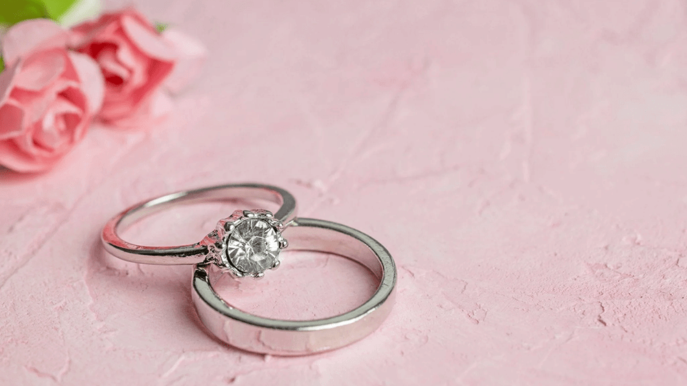Engagement Rings vs. Wedding Rings: Unveiling the Difference and Choosing Your Symbol of Love - Chantal Vaulet