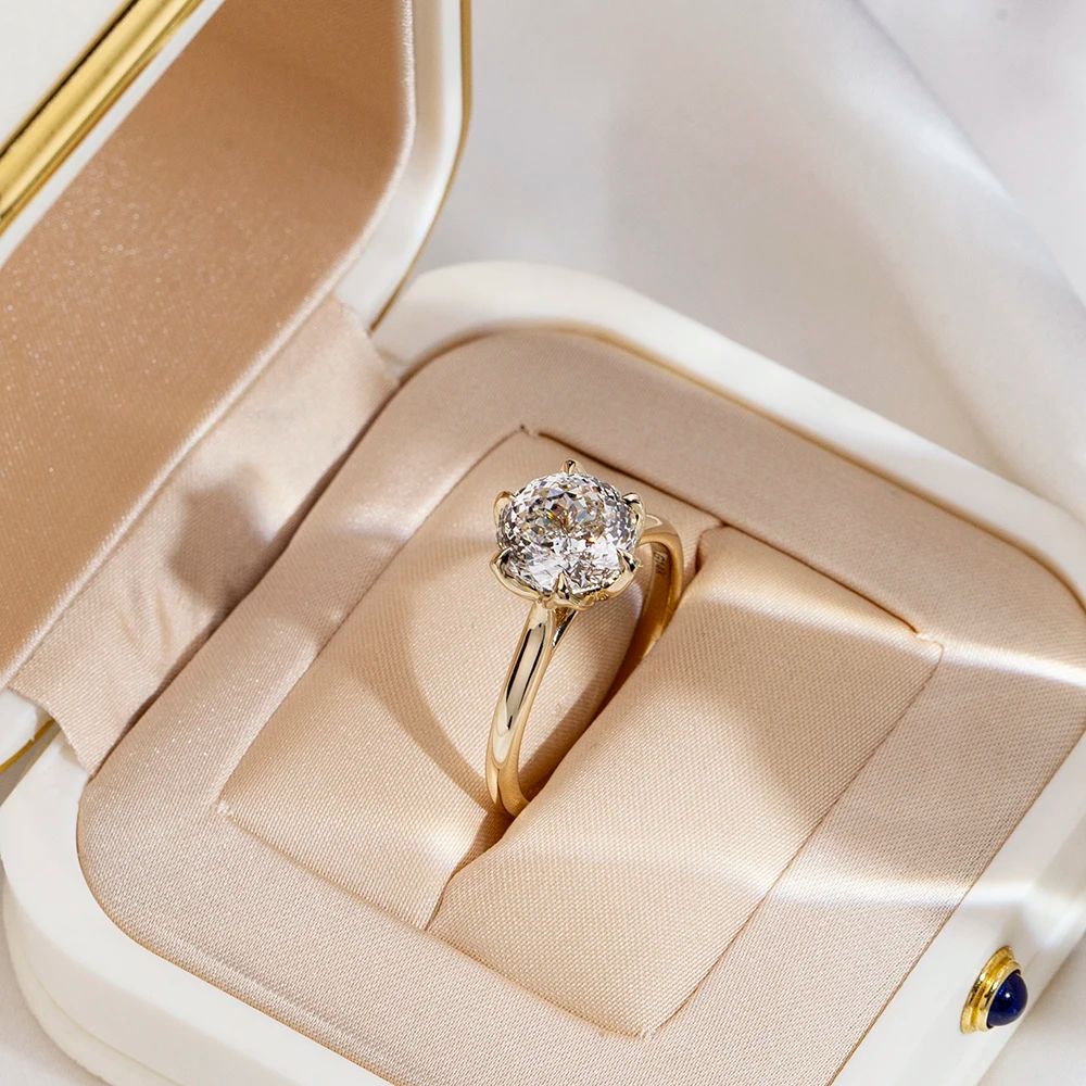 Forlovelsesring med marquise-slebne 2 karat
