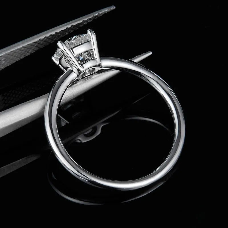 Evania - 1.0CT Moissanite Solitaire Ring - Chantal Vaulet