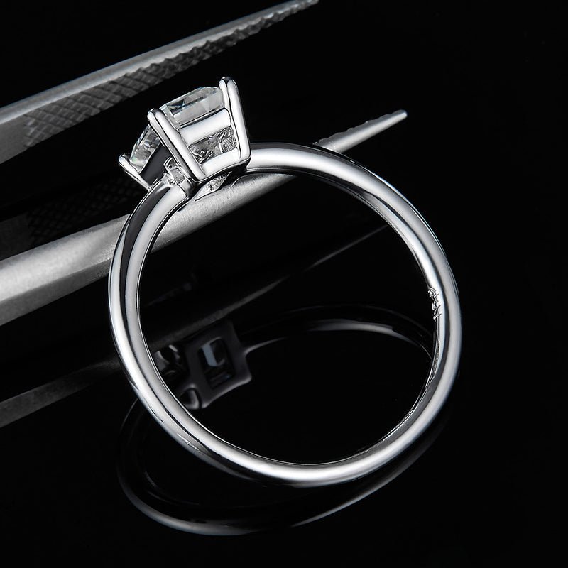 Lyra – Moissanite Solitaire Ring 1.0CT - Chantal Vaulet