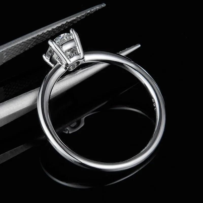 Lyric - Moissanite 1.0CT Oval Solitaire Ring - Chantal Vaulet