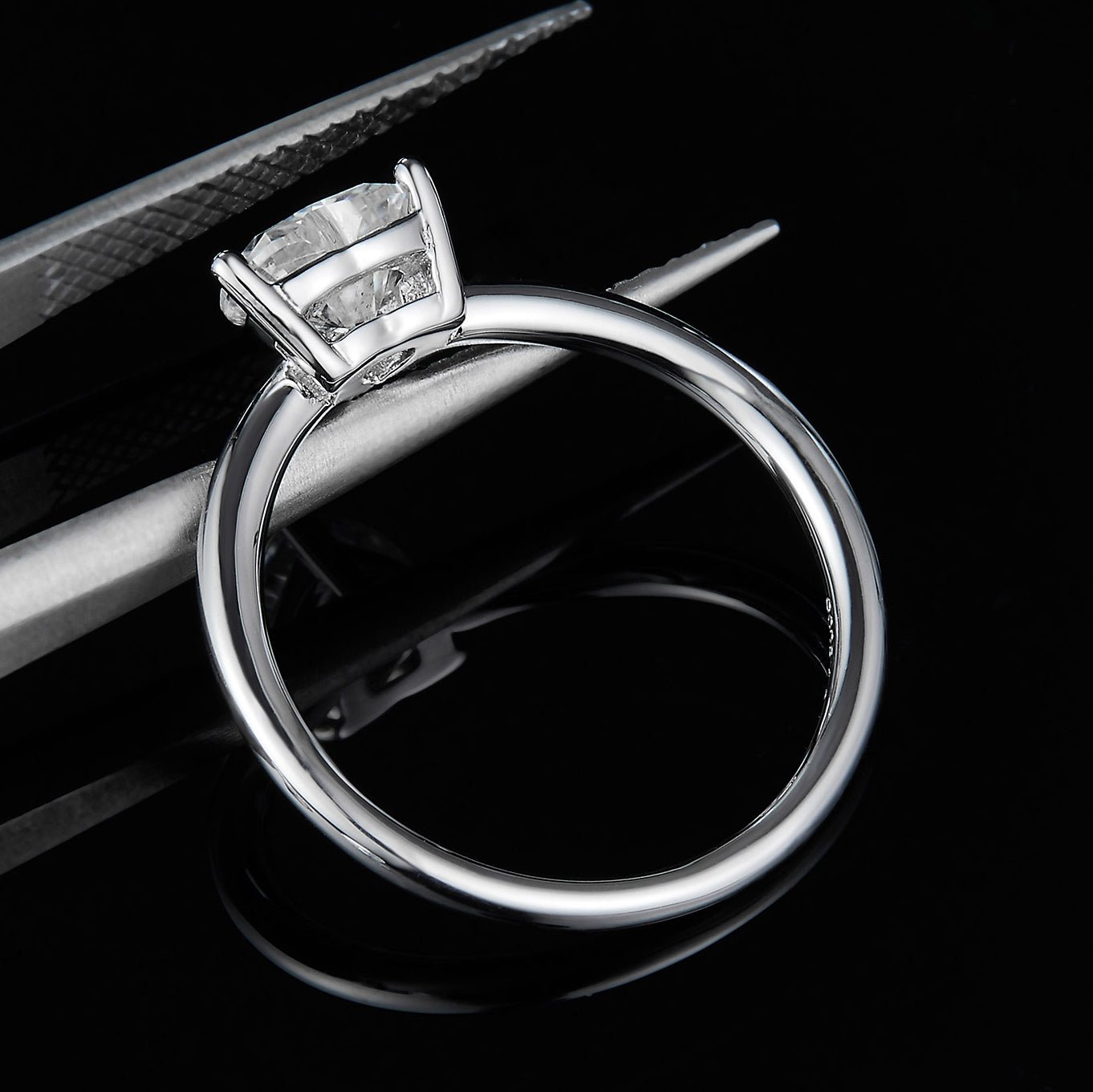 The Amore – Moissanite Heart Solitaire Ring - Chantal Vaulet