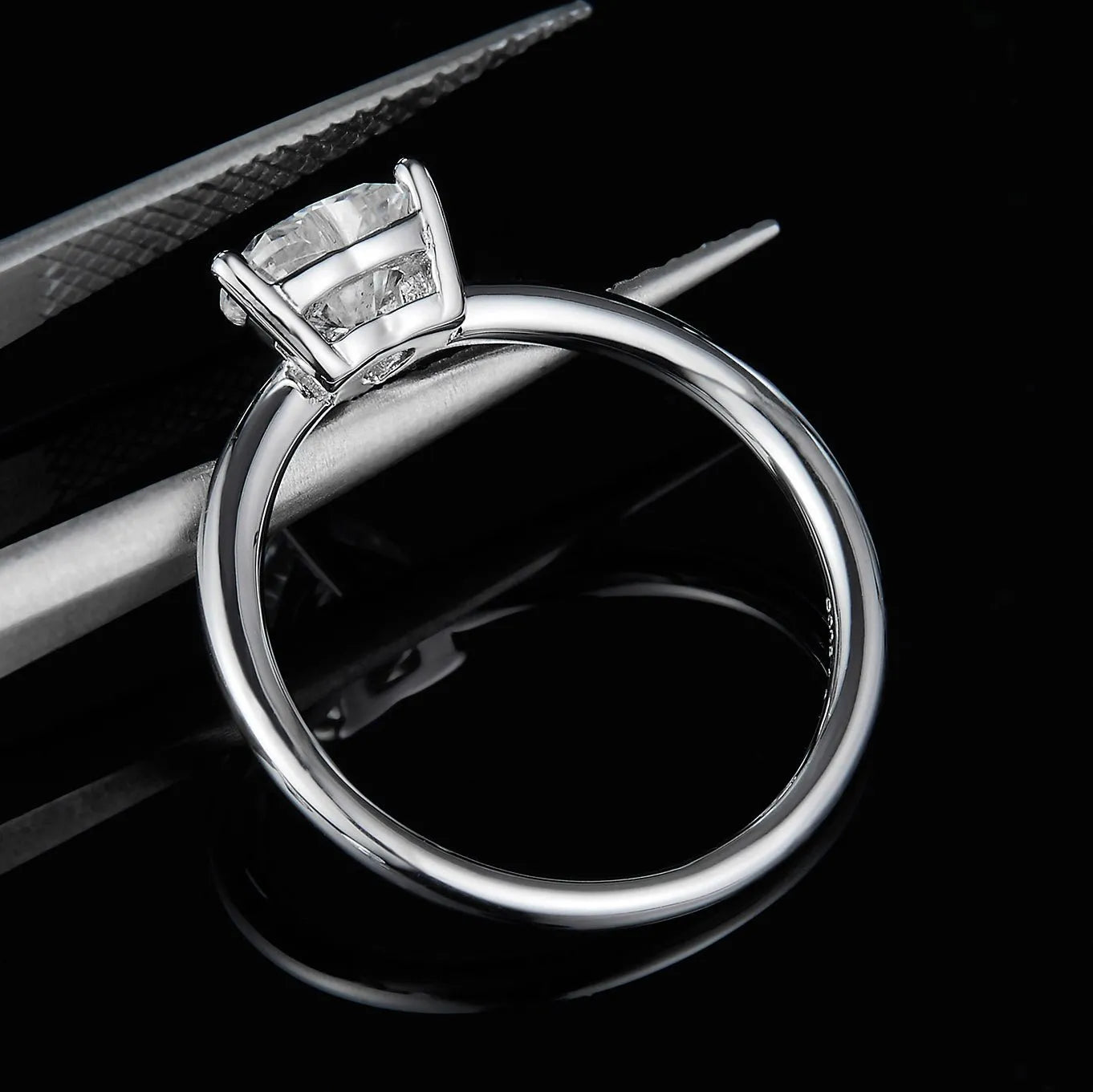 The Amore – Moissanite Heart Solitaire Ring - Chantal Vaulet