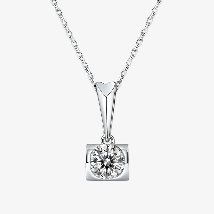 The Arlina Moissanite Bar Necklace - Chantal Vaulet