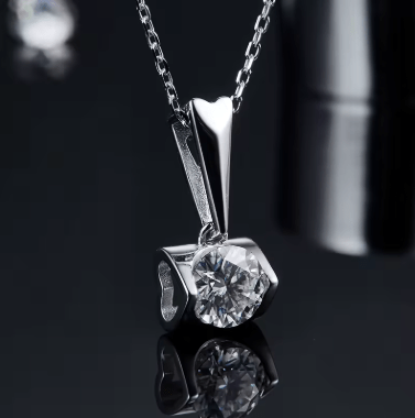 Shop The Arlina Moissanite Bar Necklace today at Chantal Vaulet. Discover stunning jewelry collections, crafted for style and brilliance.