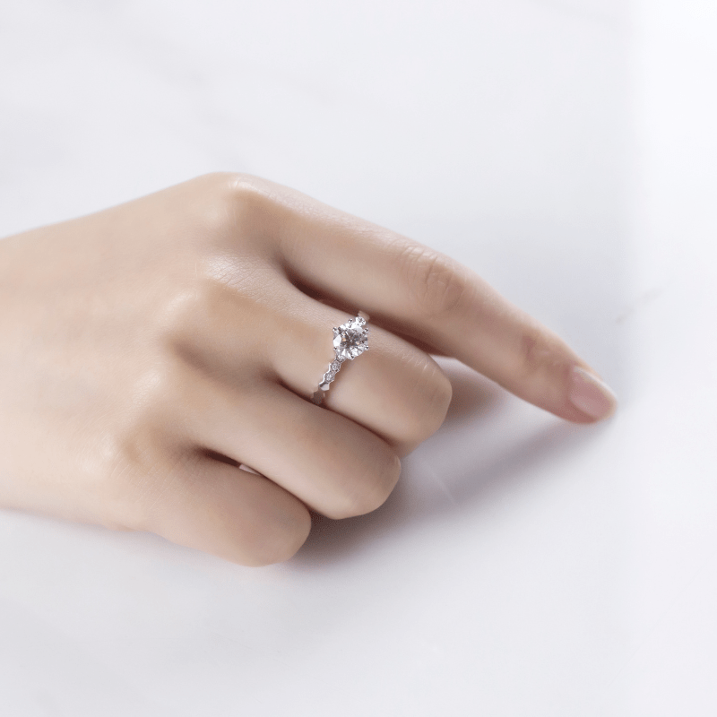 Shop The Astrid – Moissanite Hexagon Band Ring 1.06CT today at Chantal Vaulet. Discover stunning jewelry collections, crafted for style and brilliance.