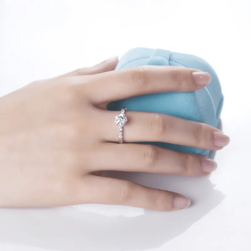 The Astrid – Moissanite Hexagon Band Ring 1.06CT - Chantal Vaulet