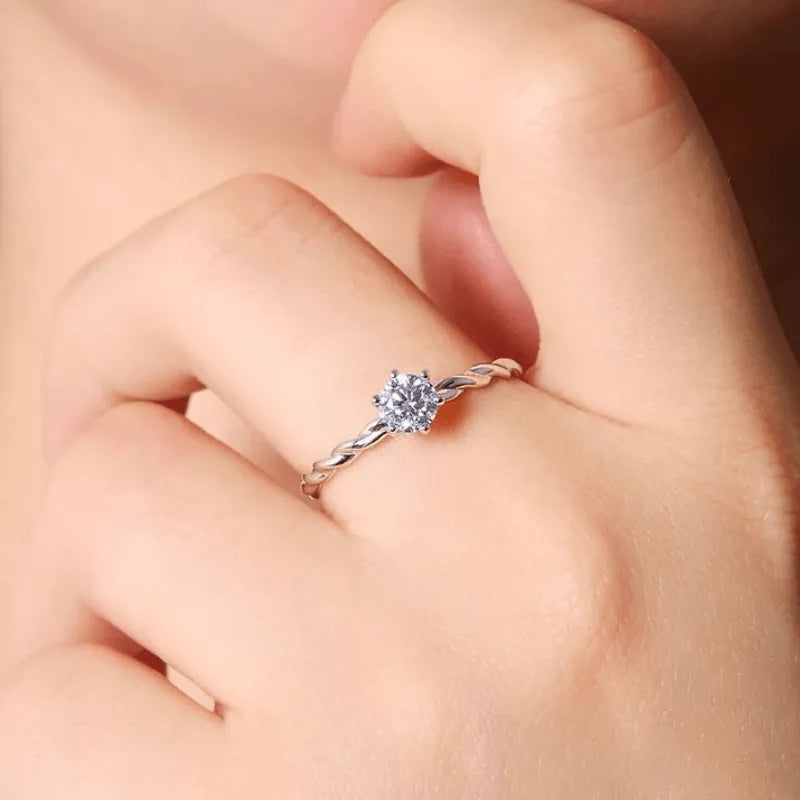 The Aurelian Twist Moissanite Ring 0.5CT - Chantal Vaulet
