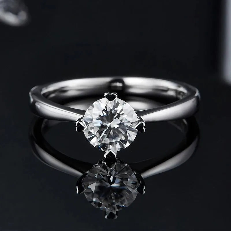 The Avelora 1.0 CT Round-Cut Moissanite Ring - Chantal Vaulet