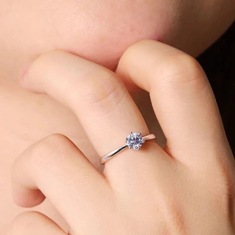 The Eloria – Moissanite Solitaire Ring 0.5CT - Chantal Vaulet