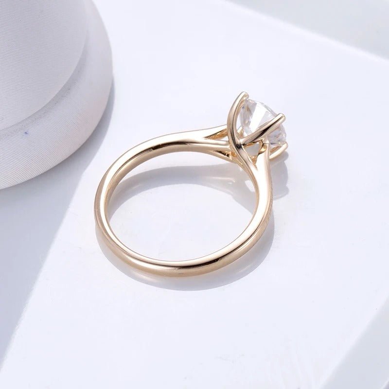 The Everly 1CT Round-Cut Moissanite or Lab Diamond Engagement Ring - Chantal Vaulet