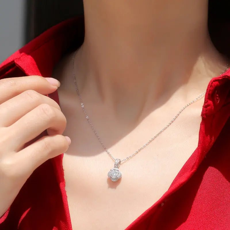 The Florianne Moissanite Clover Halo Necklace - Chantal Vaulet