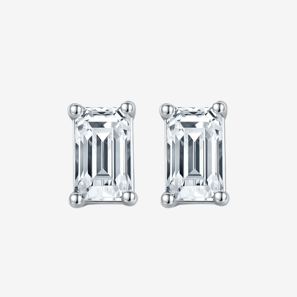 Shop The Hera Emerald-Cut today at Chantal Vaulet. Discover stunning jewelry collections, crafted for style and brilliance.