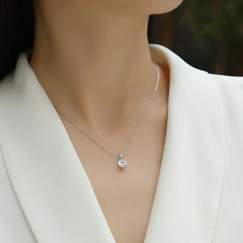 Shop The Isadora set – Moissanite Necklace & Earrings today at Chantal Vaulet. Discover stunning jewelry collections, crafted for style and brilliance.