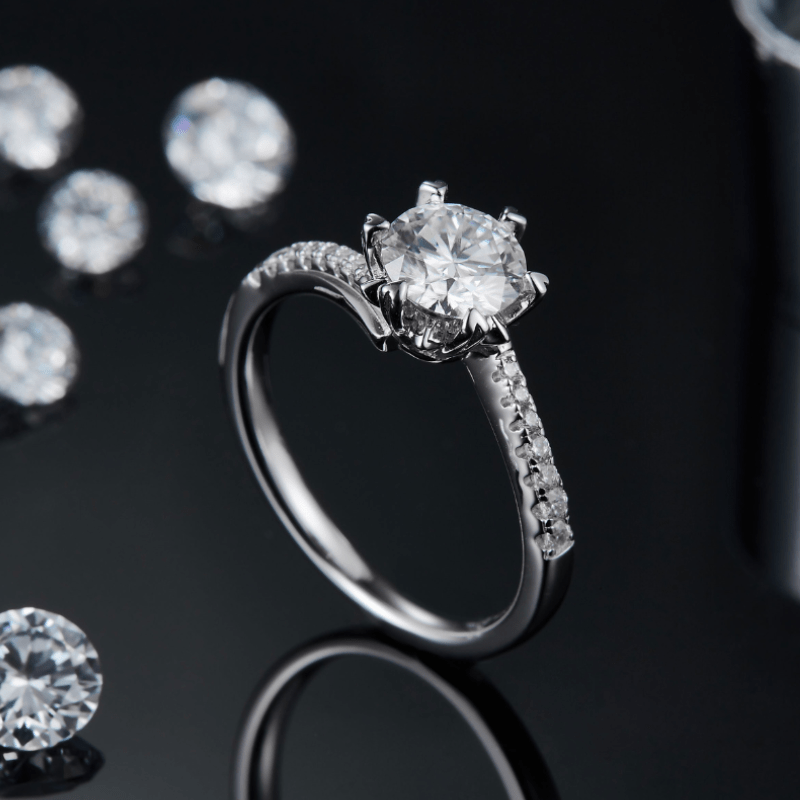 Shop The Lillian – Moissanite Side-Stone Engagement Ring 1CT today at Chantal Vaulet. Discover stunning jewelry collections, crafted for style and brilliance.