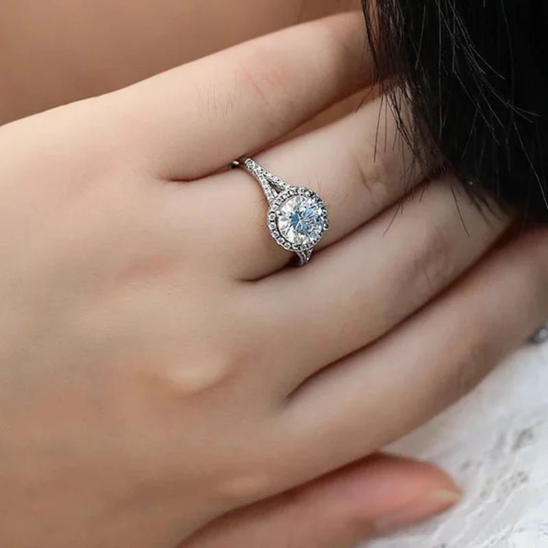 Shop The Miralys Round Moissanite Ring (1.5CT, 2CT, 3CT) today at Chantal Vaulet. Discover stunning jewelry collections, crafted for style and brilliance.