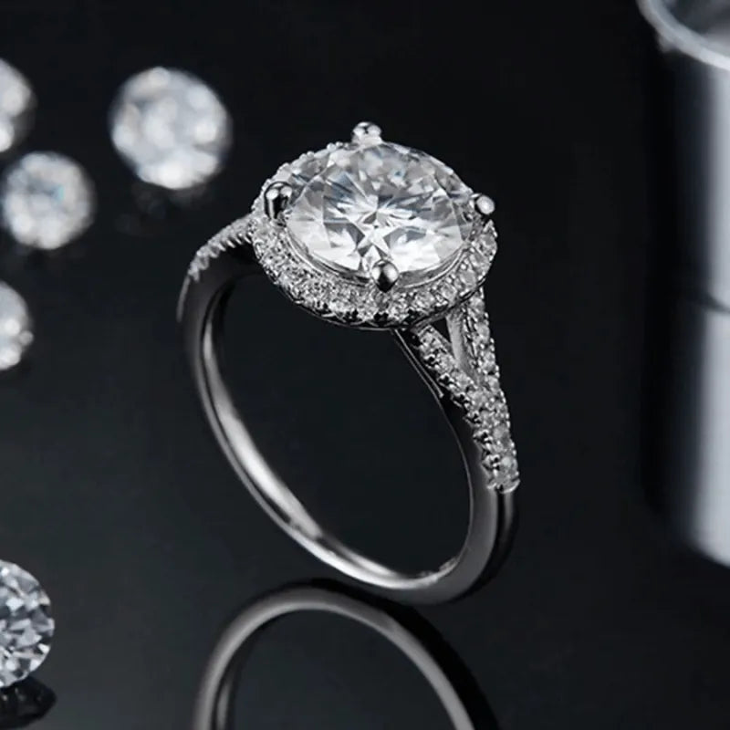 The Miralys Round Moissanite Ring (1.5CT, 2CT, 3CT) - Chantal Vaulet