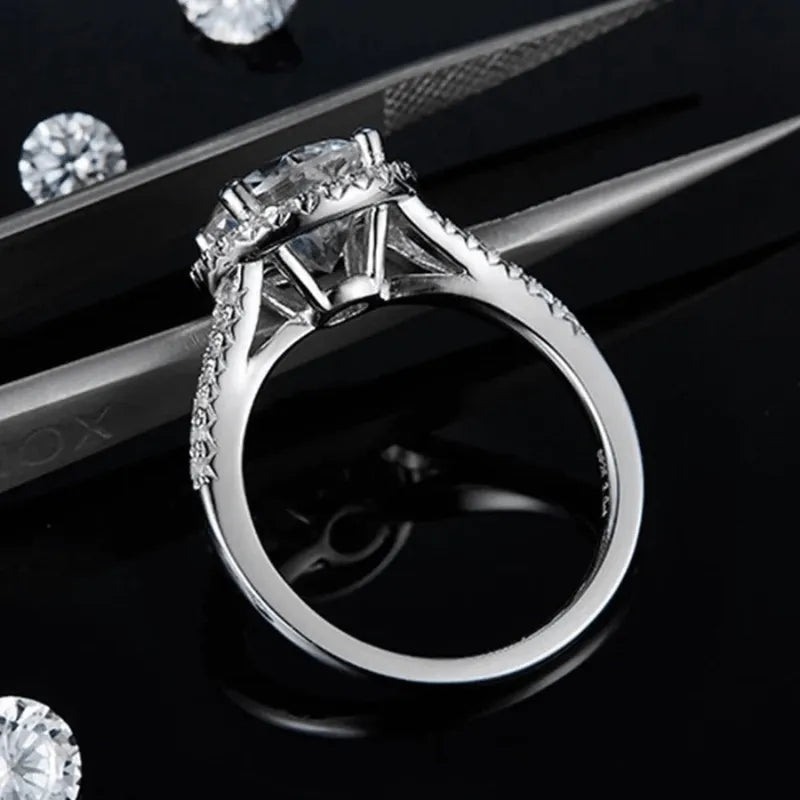 The Miralys Round Moissanite Ring (1.5CT, 2CT, 3CT) - Chantal Vaulet