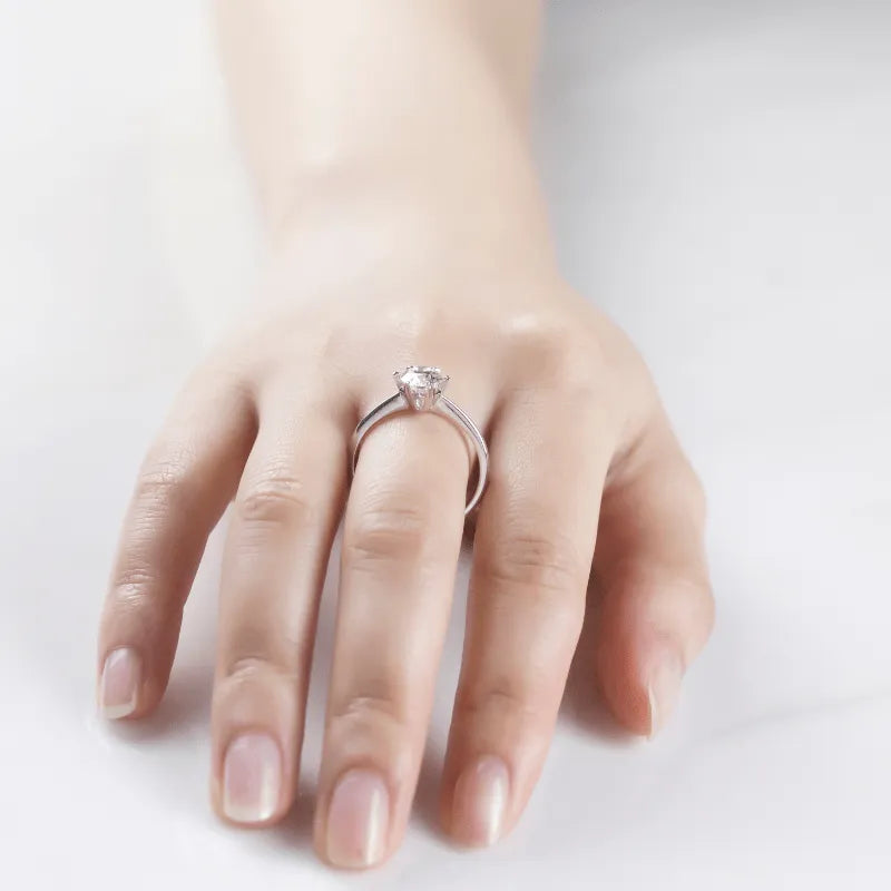 The Selene – Moissanite Solitaire Engagement Ring 1CT - Chantal Vaulet