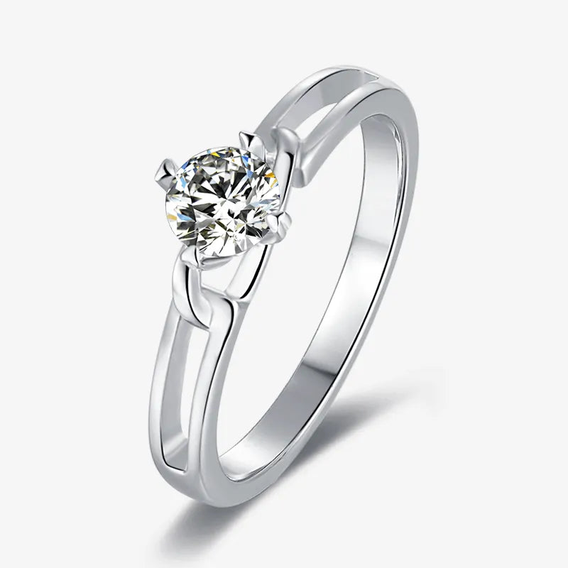 The Serene Knot – Moissanite 0.5CT Solitaire Ring - Chantal Vaulet