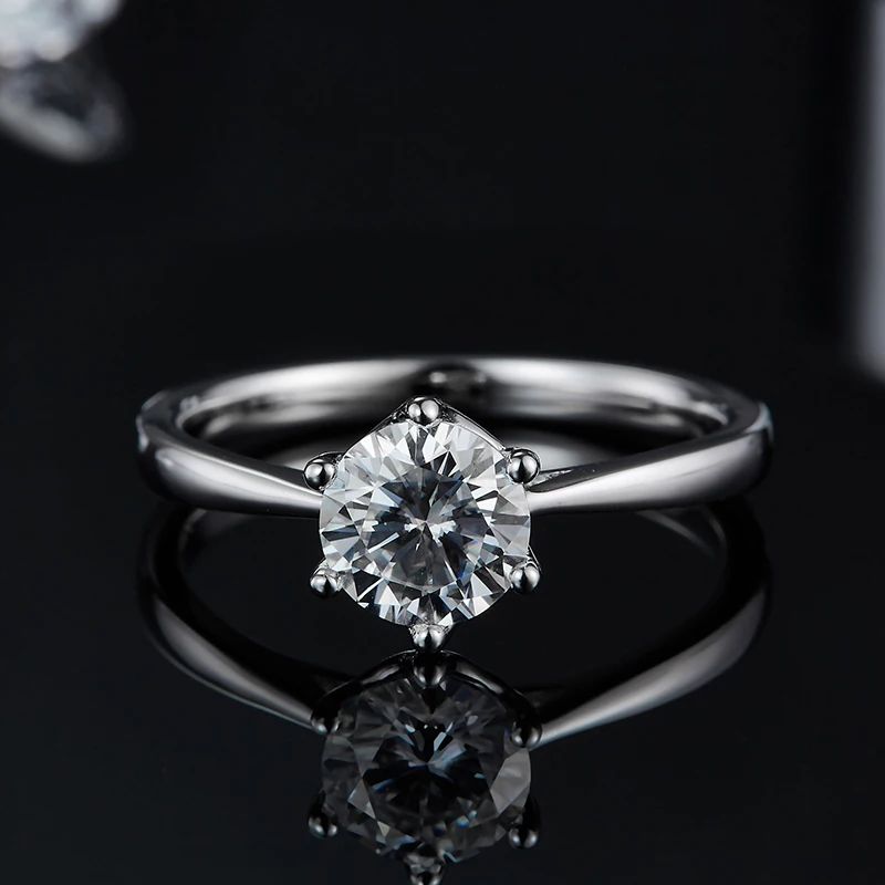 The Sylvessa 1CT Round-Cut Moissanite Ring - Chantal Vaulet