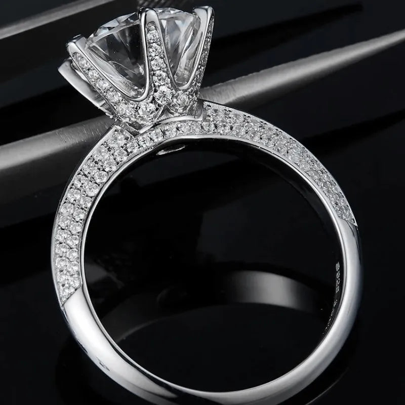 The Valmora 3CT Round-Cut Moissanite Ring - Chantal Vaulet