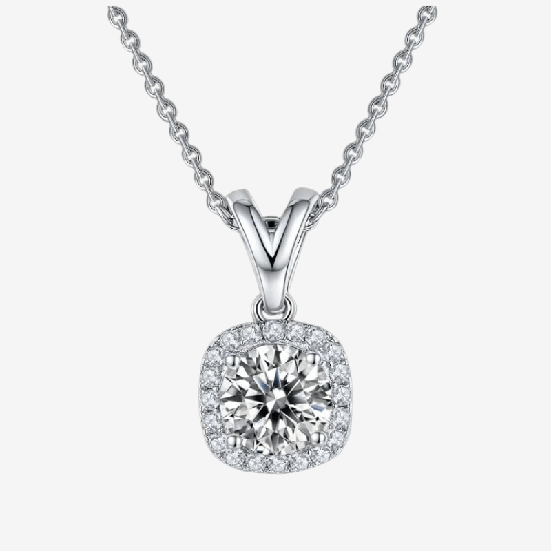 The Vivara Moissanite Halo Necklace - Chantal Vaulet