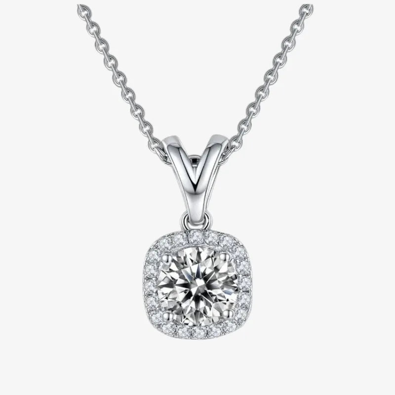 The Vivara Moissanite Halo Necklace - Chantal Vaulet