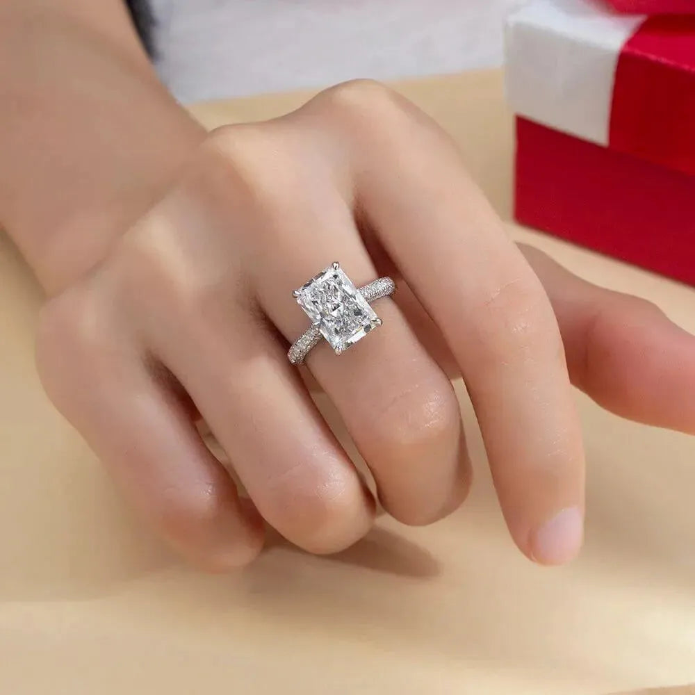 The Éclairia 4CT Radiant-Cut RING by Chantal Vaulet