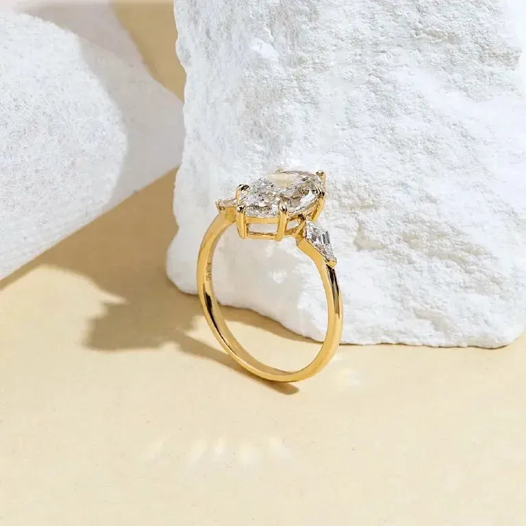 The Éclat d’Amour RING by Chantal Vaulet