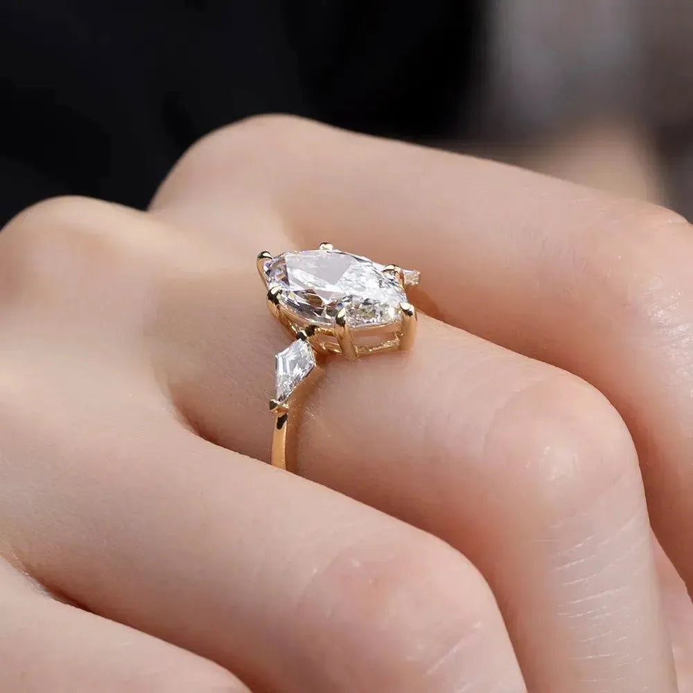 The Éclat d’Amour RING by Chantal Vaulet