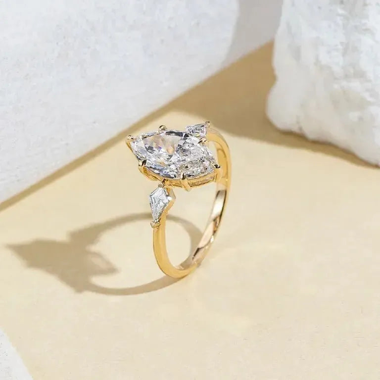 The Éclat d’Amour RING by Chantal Vaulet