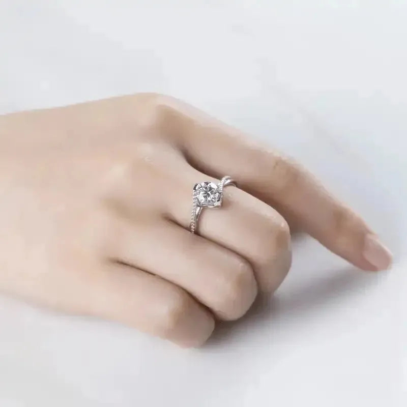 The Callista – Elegance with a Modern Twist RING by Chantal Vaulet