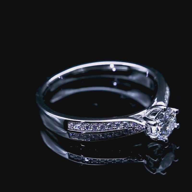 Shop The Avalora Moissanite Split Band Ring today at Chantal Vaulet. Discover stunning jewelry collections, crafted for style and brilliance.