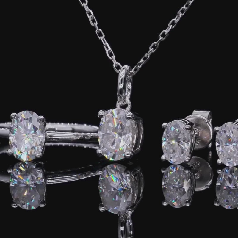 Shop The Zaylora Moissanite Solitaire Necklace today at Chantal Vaulet. Discover stunning jewelry collections, crafted for style and brilliance.