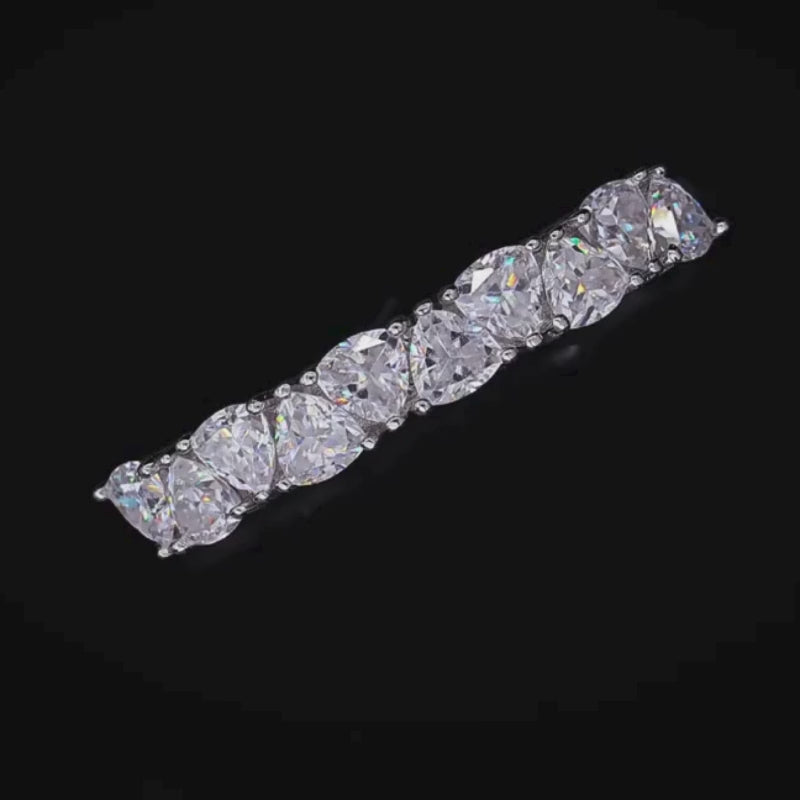 Liora Moissanite Eternity Band💍 - 1.0CT brilliance, perfect for engagement or wedding✨, amazing value!🛍️
