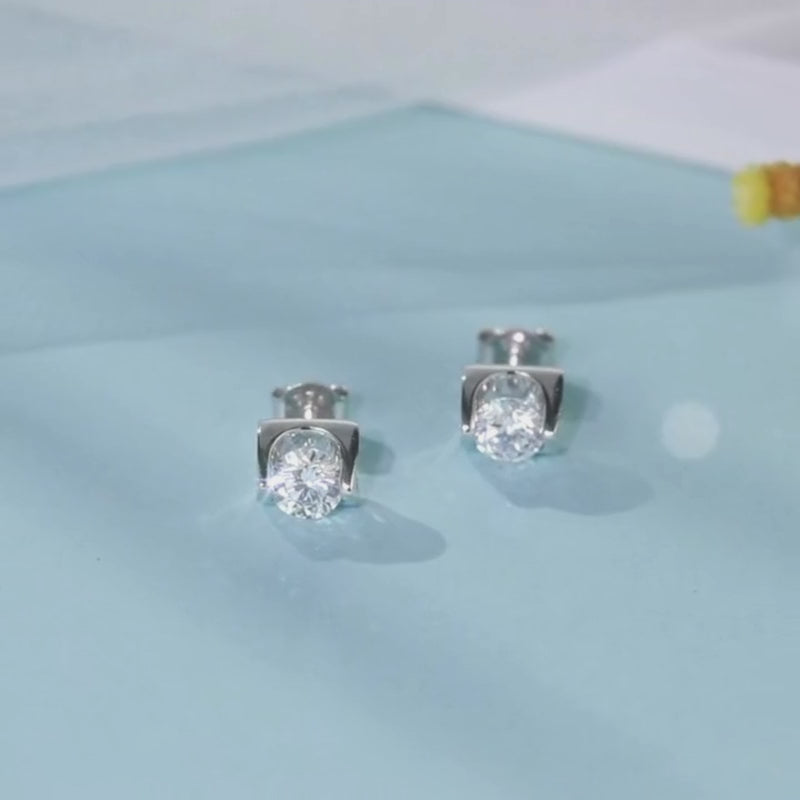 Shop The Delyra Moissanite Bezel-Set Stud Earrings today at Chantal Vaulet. Discover stunning jewelry collections, crafted for style and brilliance.