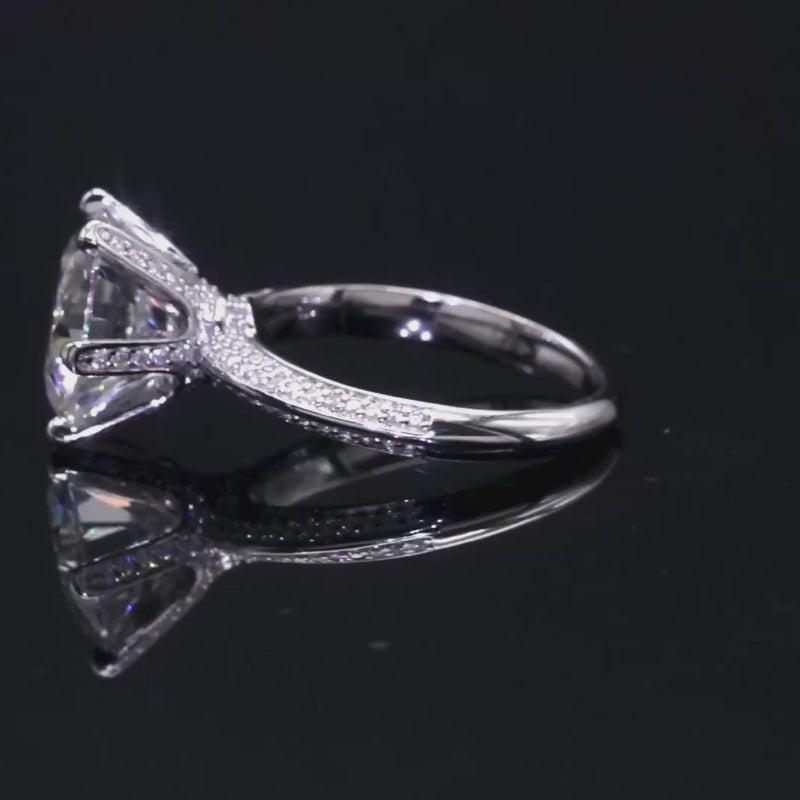 Estrella Moissanite Pavé Halo-verlovingsring 1,0 CT