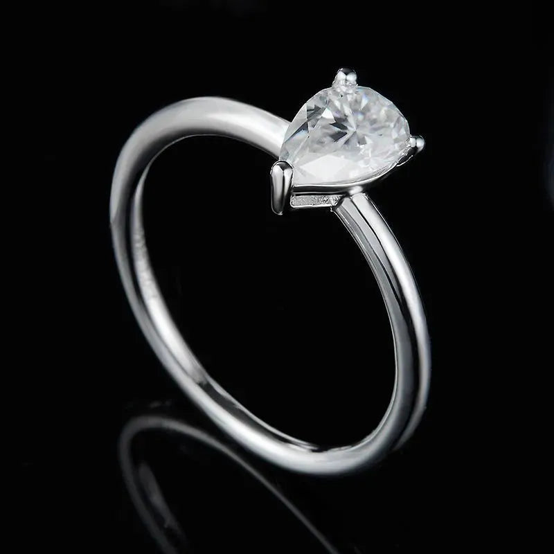 The Amaris 1.0CT Round Moissanite Ring 1.0CT RING by Chantal Vaulet