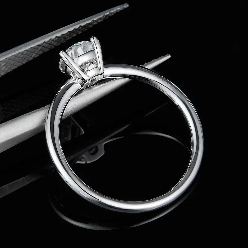 The Amaris 1.0CT Round Moissanite Ring 1.0CT RING by Chantal Vaulet