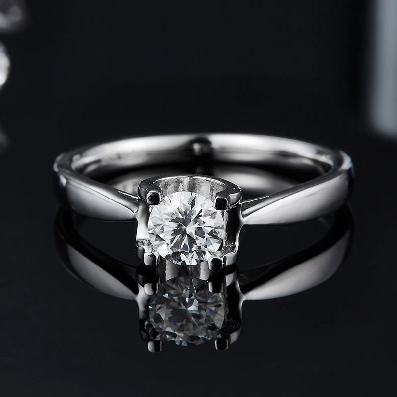 The Caliora 0.5CT Round-Cut Moissanite Ring 💍✨ - A stunning engagement or wedding ring offering amazing value.