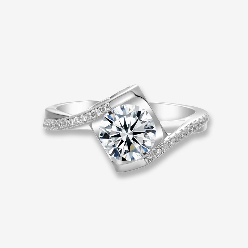 The Callista ring: 1.0CT moissanite in elegant bypass design, perfect for engagement or wedding 💍✨. Amazing value!