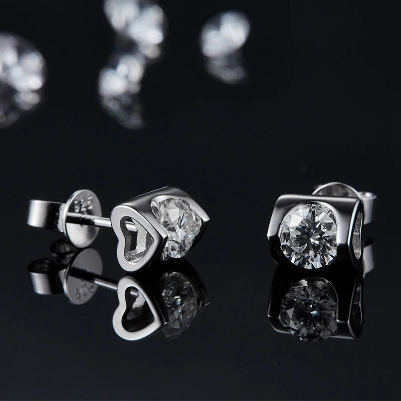 The Delyra Moissanite Bezel-Set Stud Earrings - Chantal Vaulet