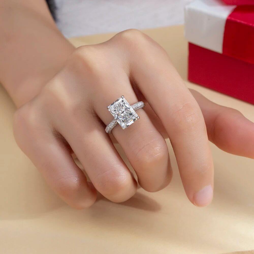 The Éclairia 5CT Radiant - Cut - RING - Chantal Vaulet
