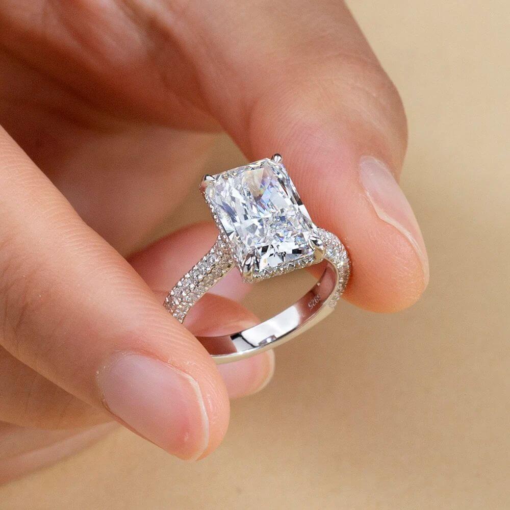 The Éclairia 5CT Radiant - Cut - RING - Chantal Vaulet