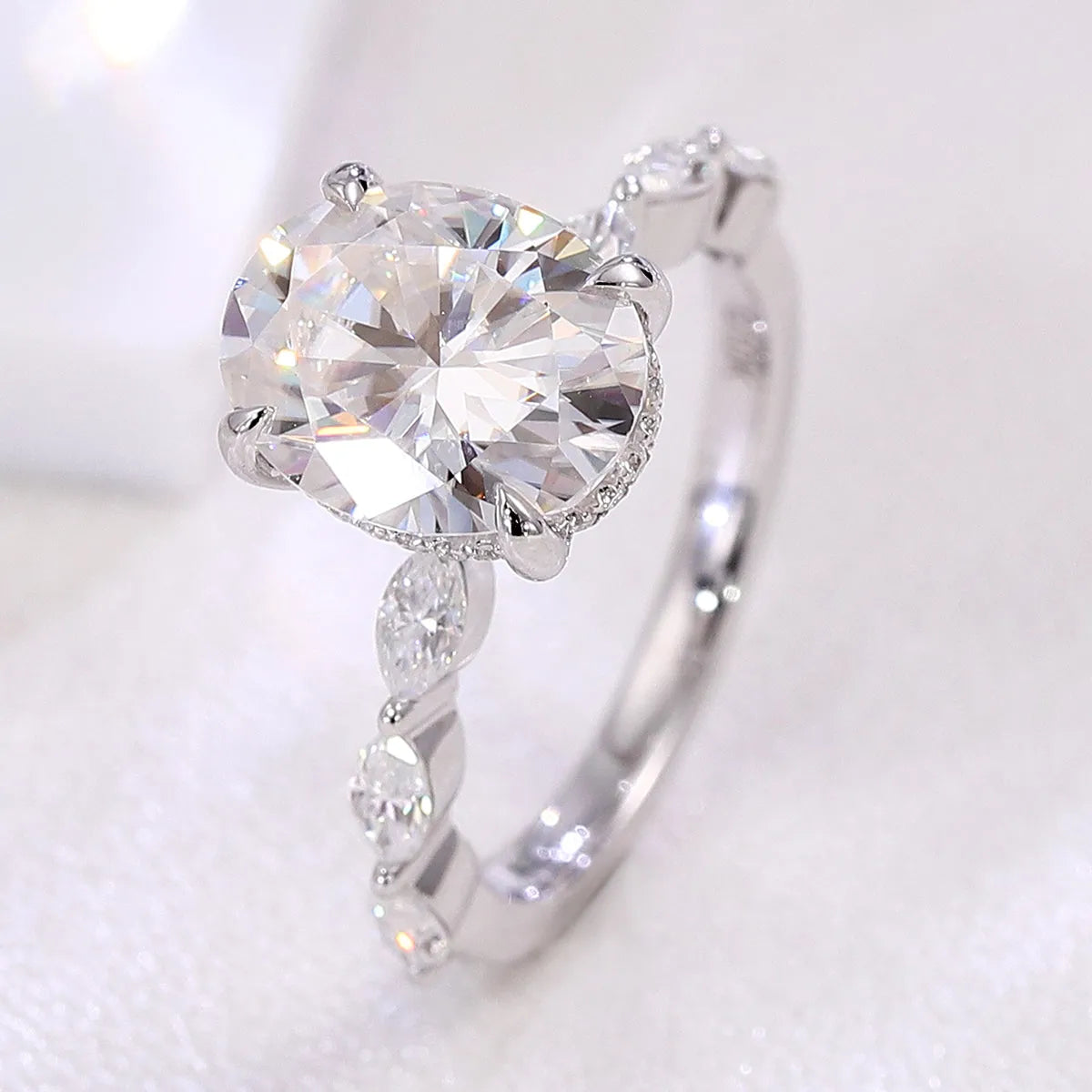 The Elaris RING by Chantal Vaulet